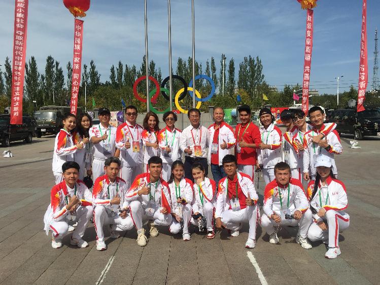 高职学院（附中）参加民运会师生合影